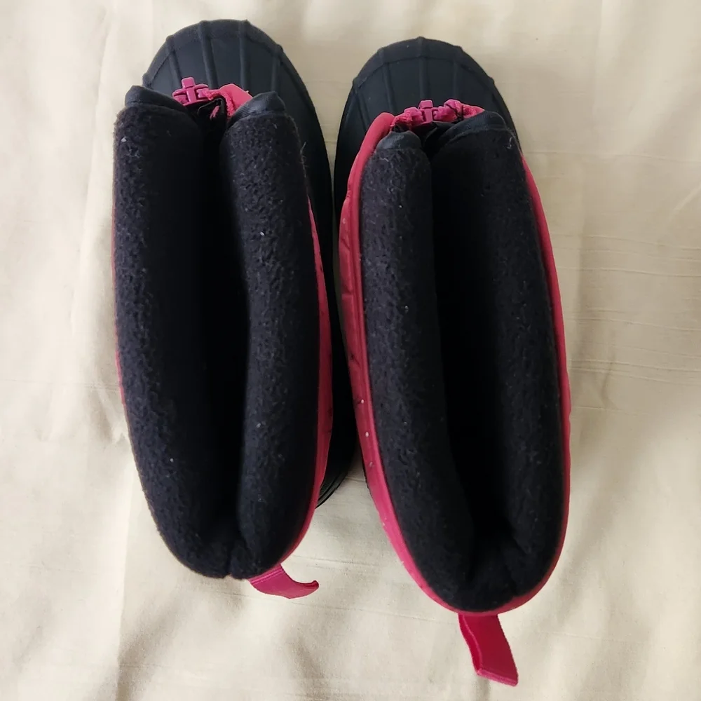 Dream Pairs Pink and Black Snow Boots Size 3